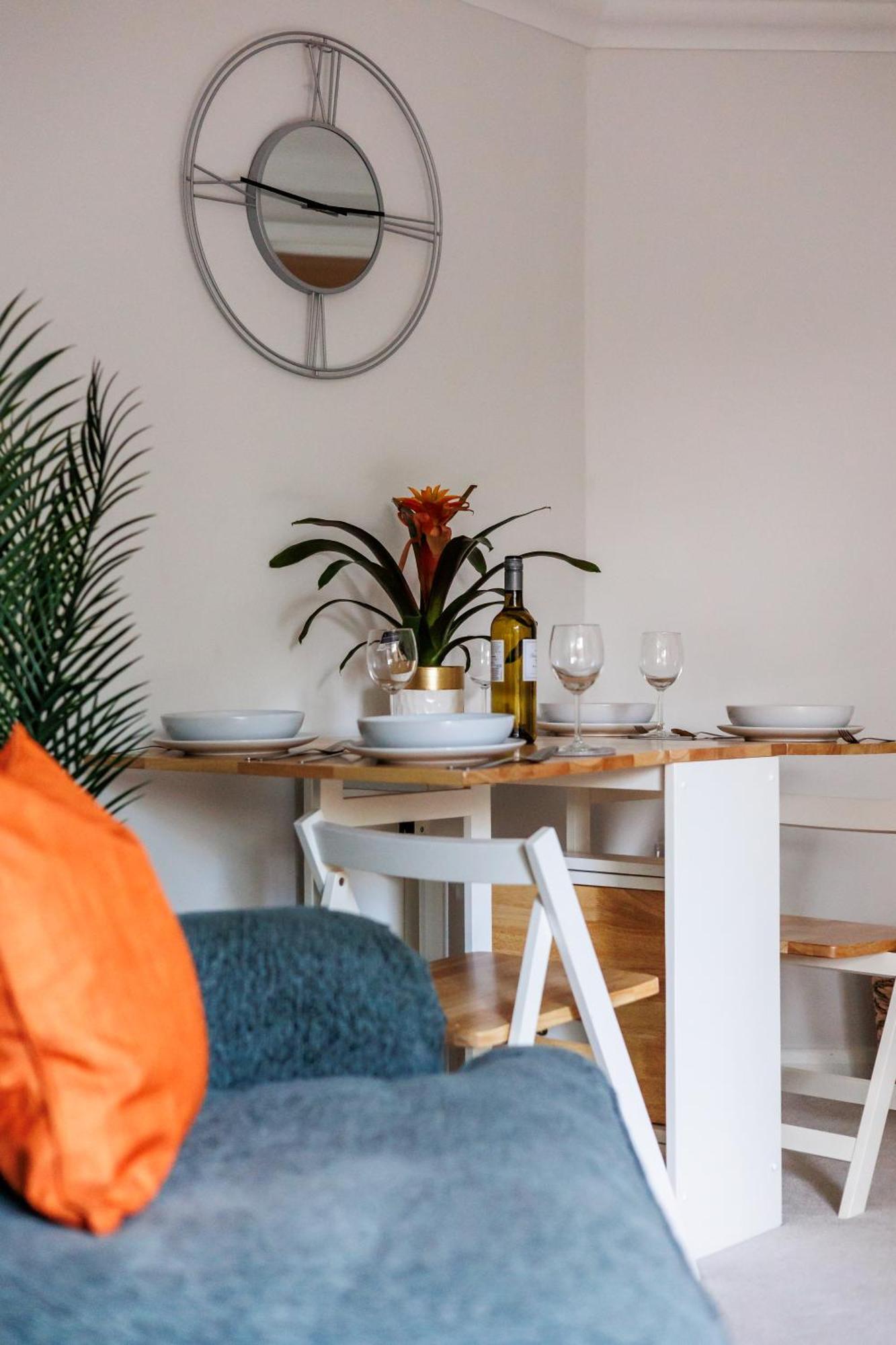 Modern, Comfy Town Centre Gem, Near Beach, Parking Bournemouth Eksteriør billede