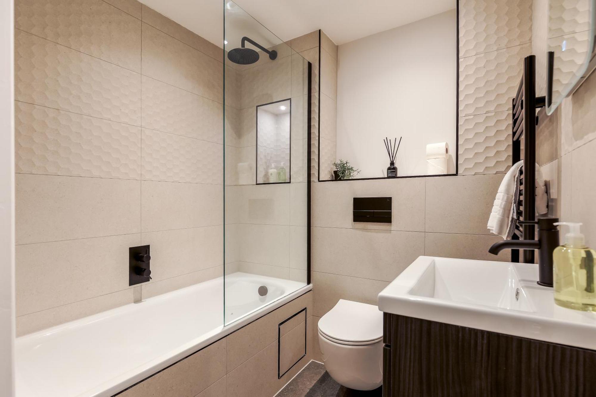 Modern, Comfy Town Centre Gem, Near Beach, Parking Bournemouth Eksteriør billede