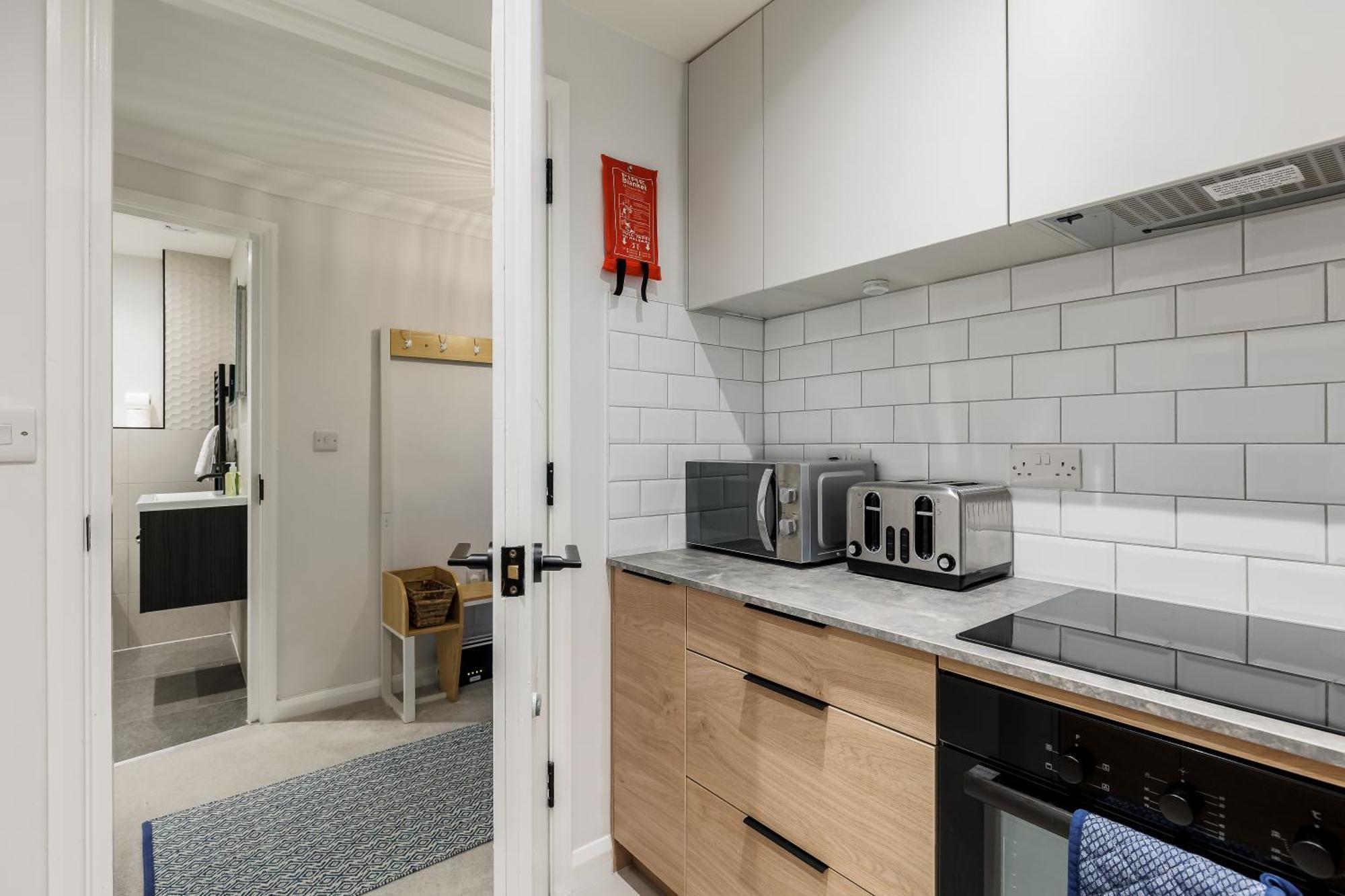 Modern, Comfy Town Centre Gem, Near Beach, Parking Bournemouth Eksteriør billede